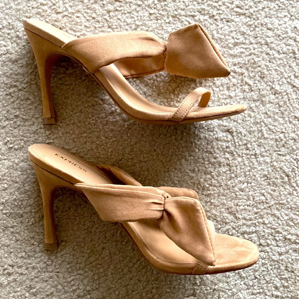 🟡 BOGO Express Sandals